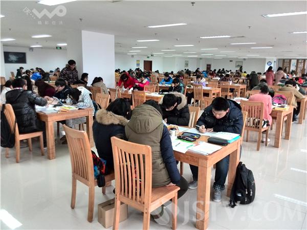 为了爬进教室抄作业的冒险之旅