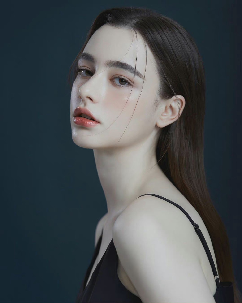 性开放的交换艳妇俱乐部小说艳妇俱乐部小说，性开放背景下的探索-第1张图片