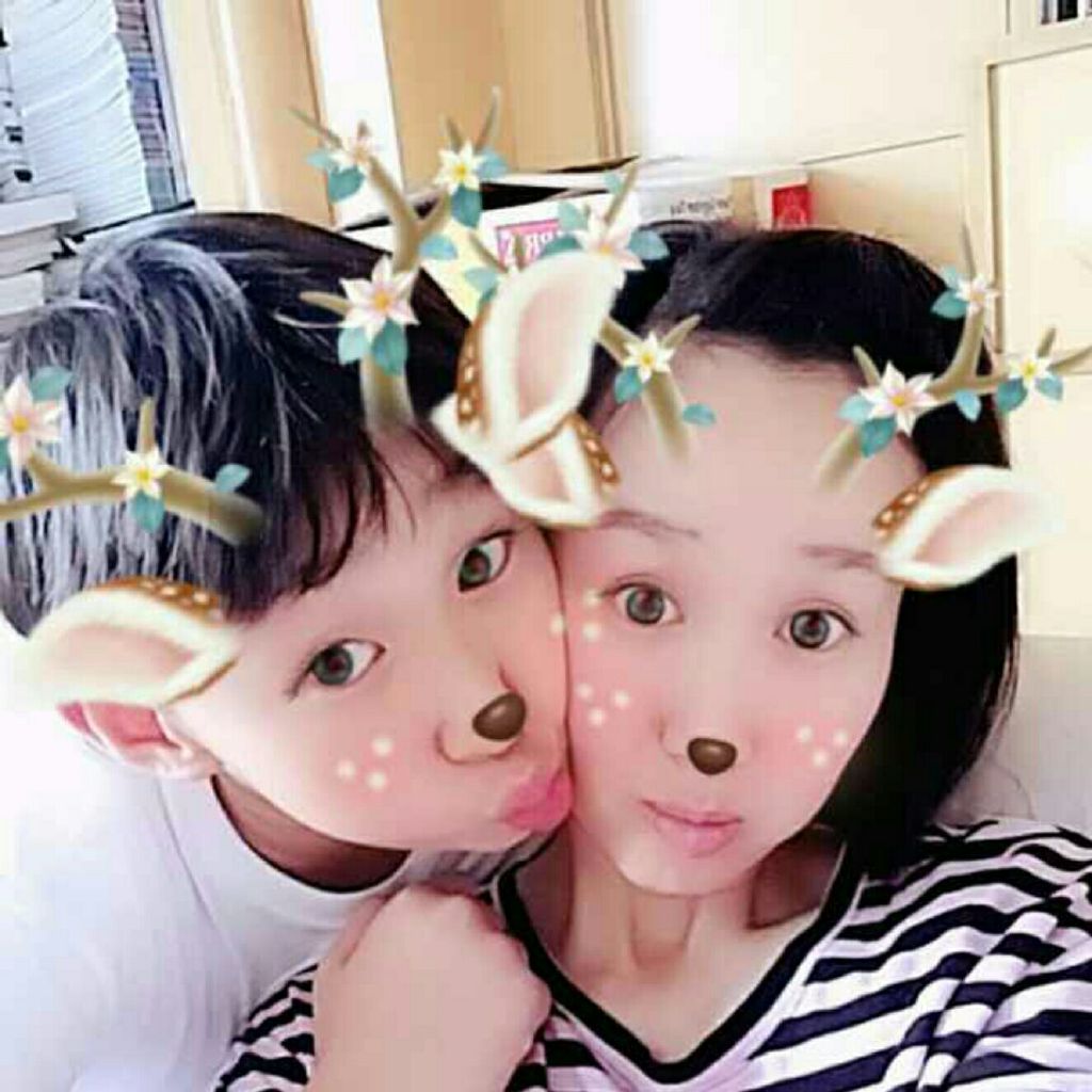 趴玻璃上做给别人看的宝贝-第3张图片
