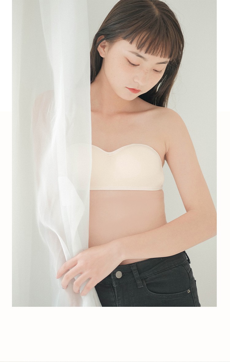 没有穿胸罩感觉胸有点痛自然之美——没有穿胸罩的美女-第2张图片