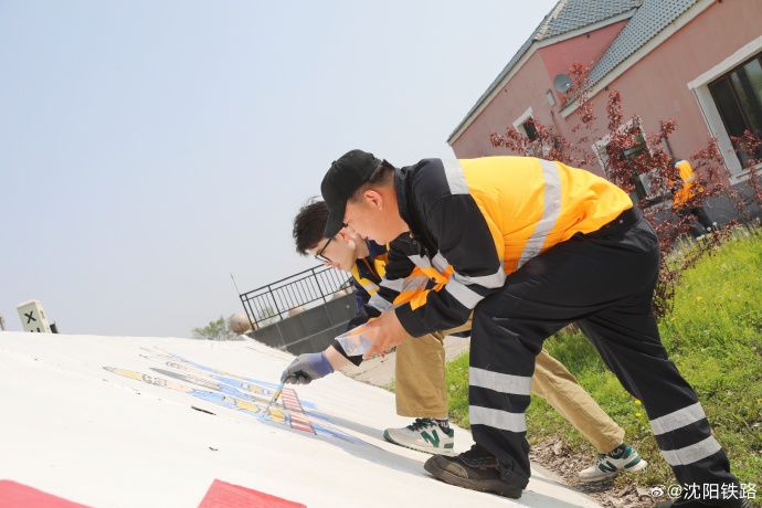 关于18岁青年与插孔的警示教育