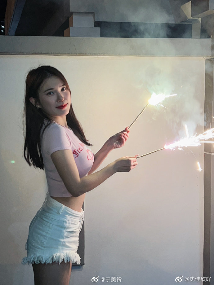 仙女棒坐着使用示意图仙女棒坐着使用示意图详解-第1张图片