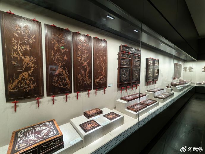 漫游收藏家 笔墨轮回漫游收藏家，探索未知的宝藏之旅-第1张图片