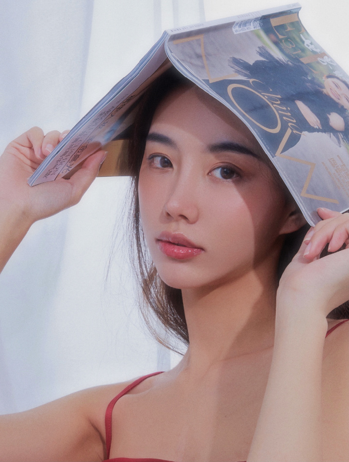 一面亲着一面膜胸口视频无遮掩一面亲着一面膜胸口，探索现代社交与个人表达的新方式-第2张图片