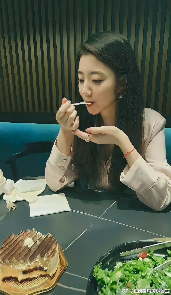 张津瑜视频叫啥张津瑜视频的名称及其背后的故事-第2张图片