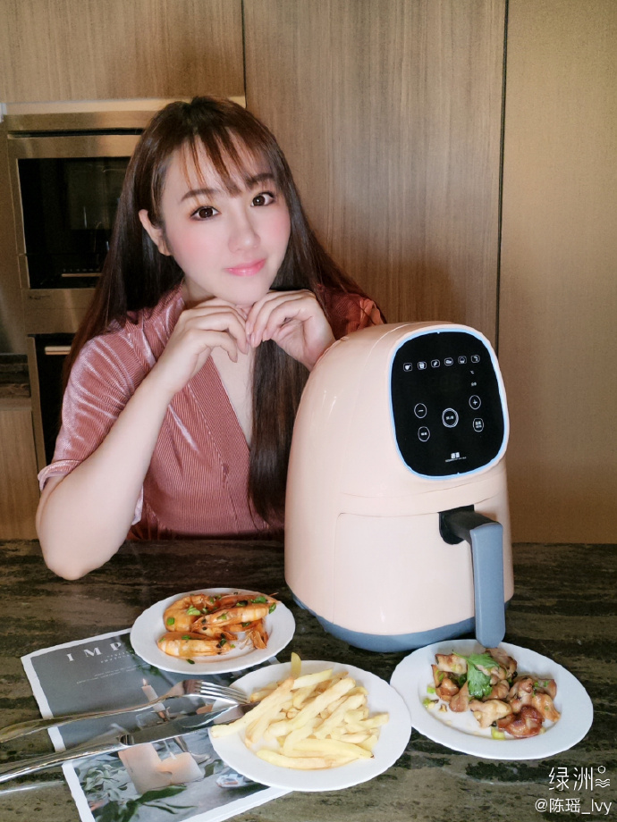 厨房的秘密，少妇之妻的独特体验-第2张图片