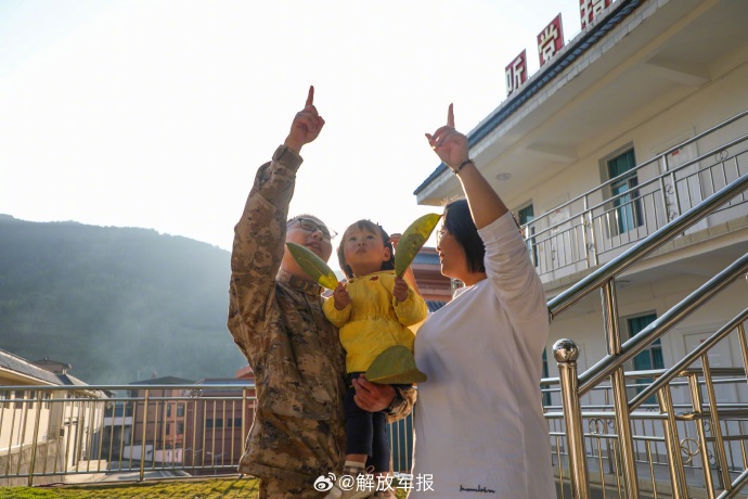 探亲之旅，一次难忘的军营体验