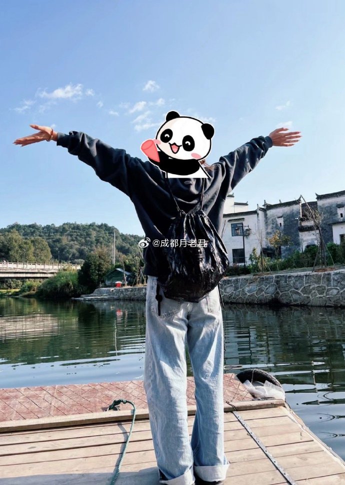 跳d放在里面逛街电影跳D之旅，一次独特的超市购物体验