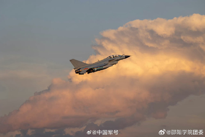 搏击长空无限战机搏击长空，勇者的天空之旅