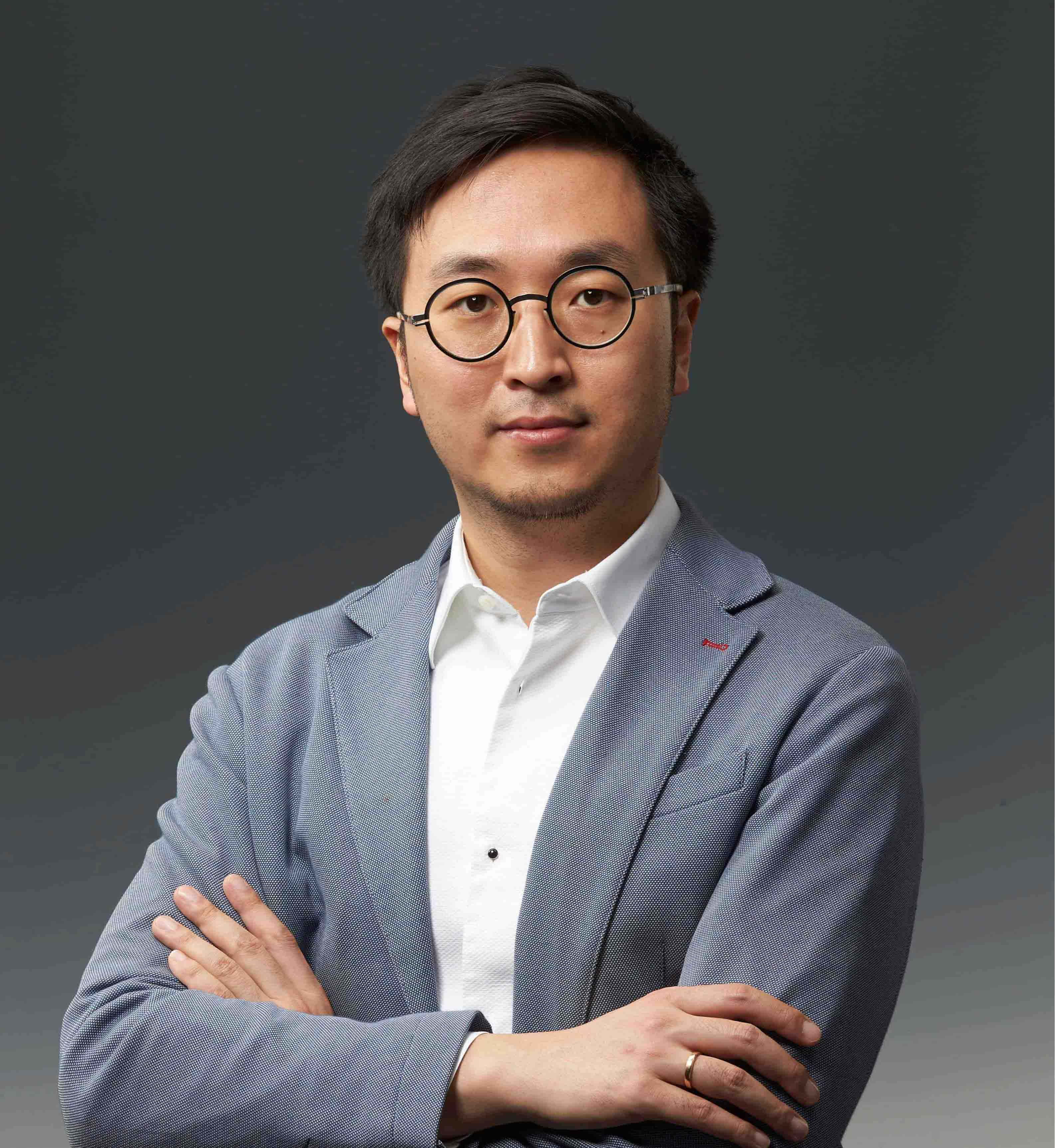 言教授的紧急时刻，如何应对即将撞坏的情况并安全地走出去-第2张图片
