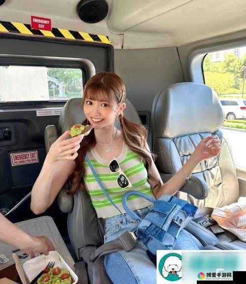 CSGO暴躁妹妹玩CSGO中的小暴躁，妹妹的独特游戏体验