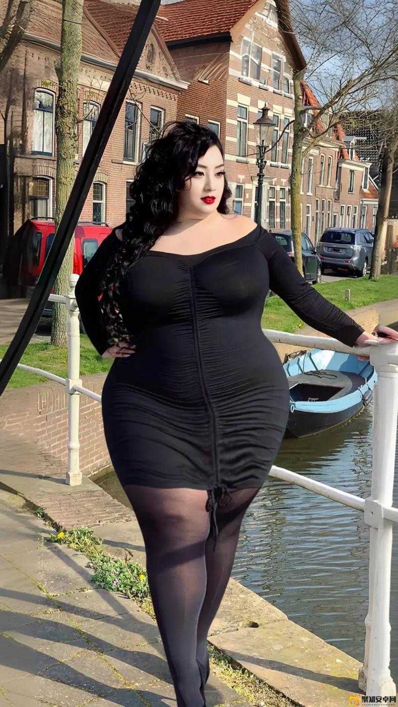俄罗斯女肥臀大屁BBW俄罗斯女，丰满之美，BBW的独特魅力