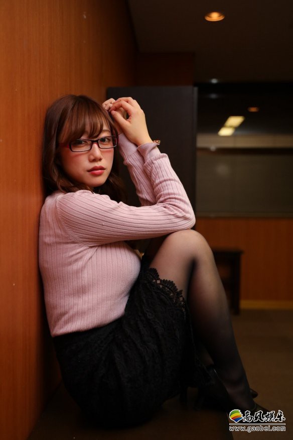 少 妇白 吉探索日本文化中的情感故事——玩弄白嫩少妇的HD小说