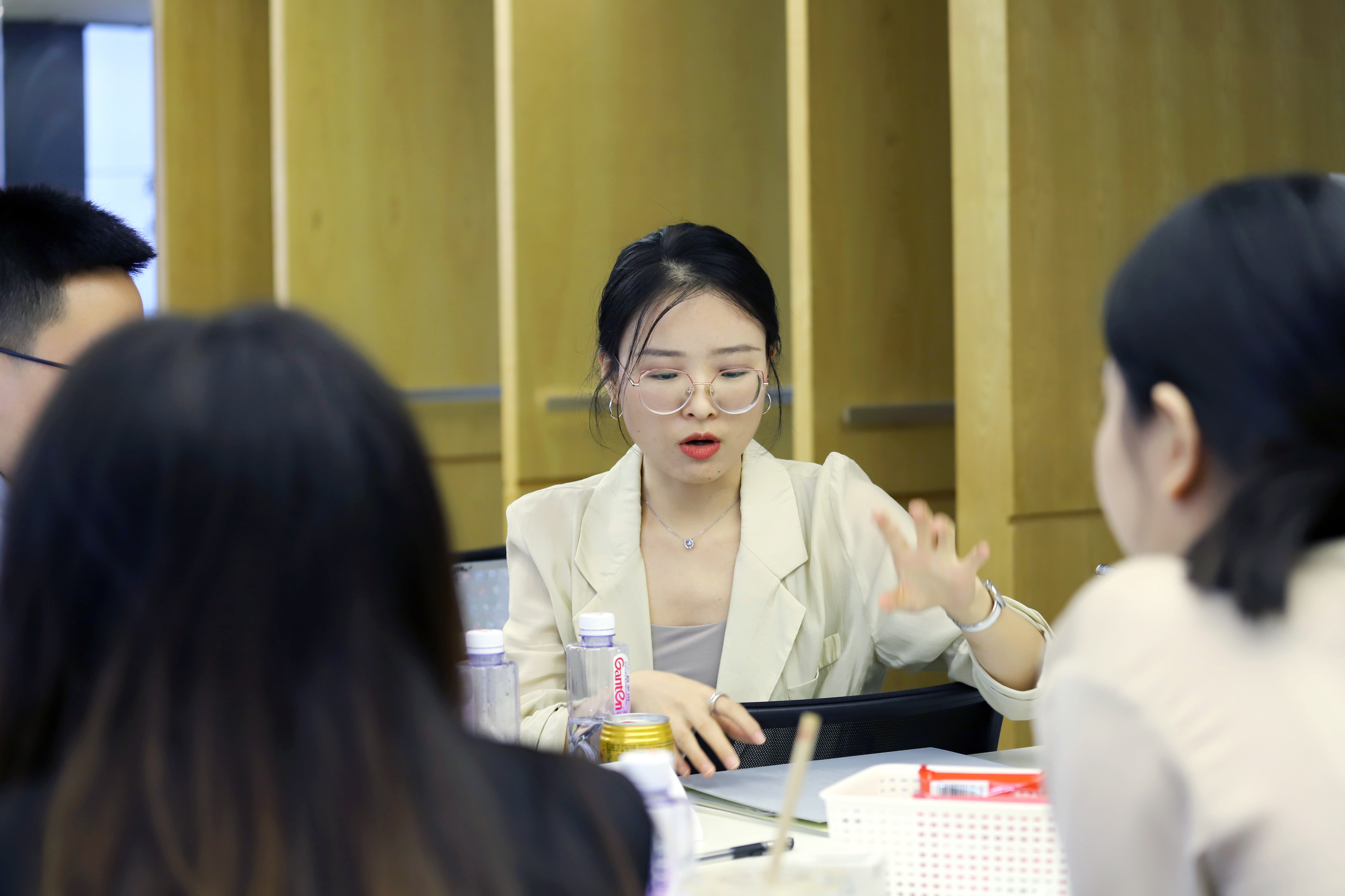 麻豆 杜律师麻豆律师事务所的杜冰若与蜜芽的法务故事