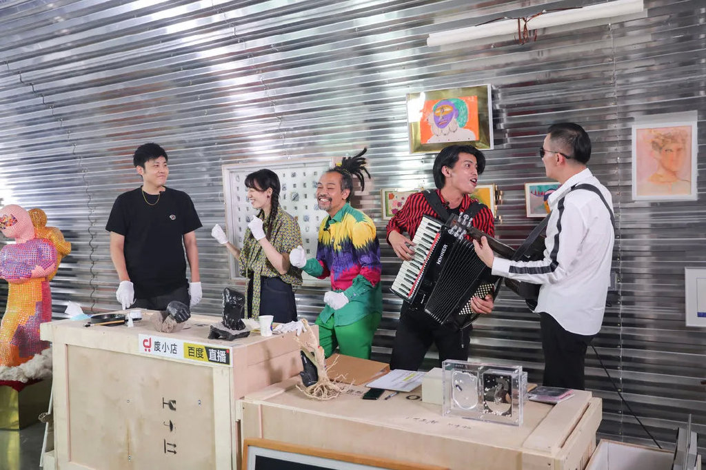 相马优希简介相马优希，一位才华横溢的年轻艺术家-第3张图片