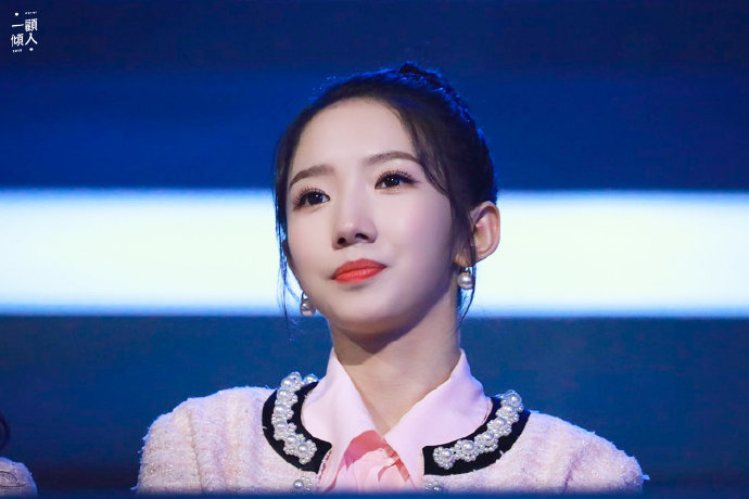 怎么吸女生小头头如何正确与女生互动——关于吸引女性注意的误解与澄清