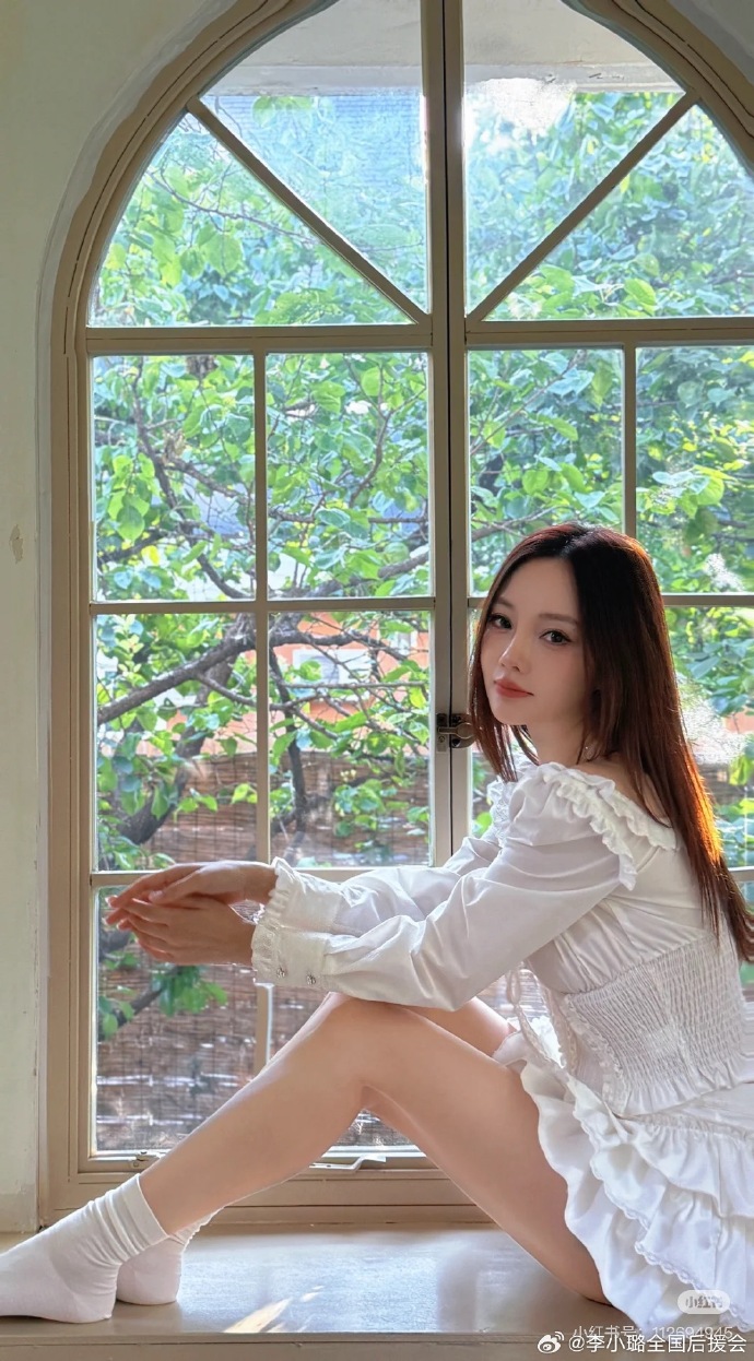 李小璐晒视频李小璐21秒，瞬间与永恒的交织-第3张图片