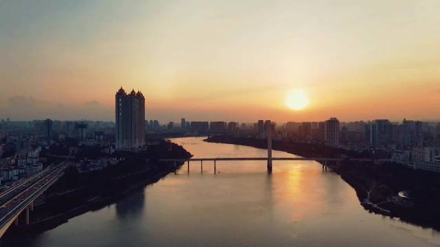 伴爱丝伴爱丝，生活的温柔纽带-第2张图片