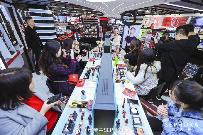 热热影院热热影院，观影新体验-第3张图片