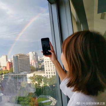 一个人www在线观看免费中文视频免费中文在线观看体验，一个人的探索之旅-第1张图片