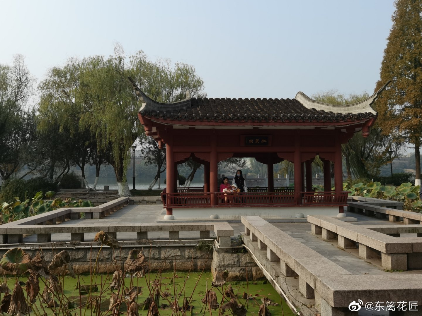 荡翁乱妇的艳情史荡翁乱妇，一段艳丽而复杂的情感史-第2张图片