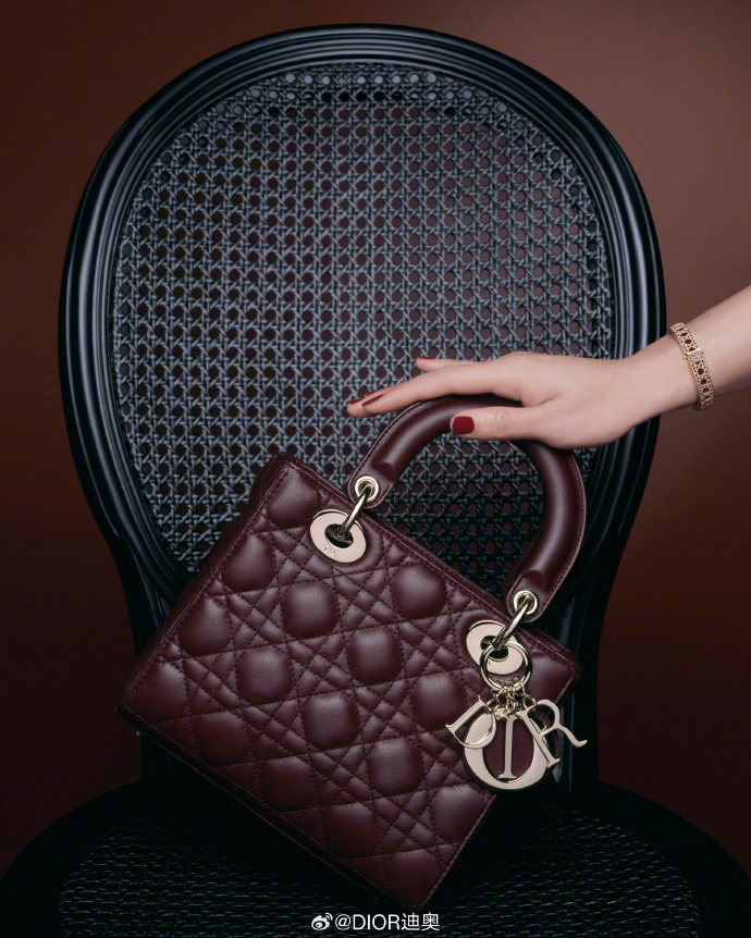 www.dior.com探索Dior的时尚世界，从www.dior.com开始