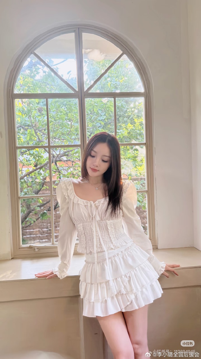李小璐晒视频李小璐21秒，瞬间与永恒的交织-第2张图片