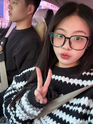 一个叫小柔的女生小柔与六个男人的晨间故事-第2张图片