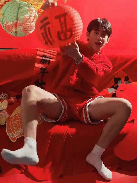 闻帅哥白袜子的独特魅力-第3张图片