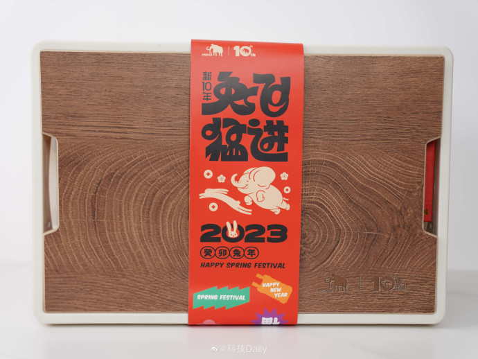 老妇高潮潮喷与猛进猛出的探索-第2张图片
