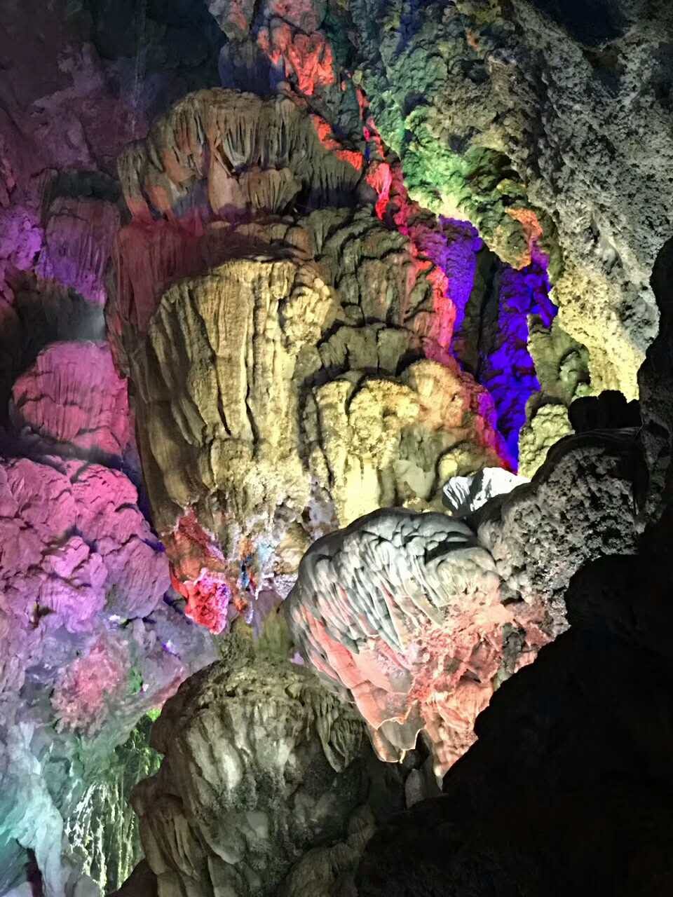 巨无霸水蜜桃水帘洞巨无霸水蜜桃的奇幻之旅，水帘洞的传说