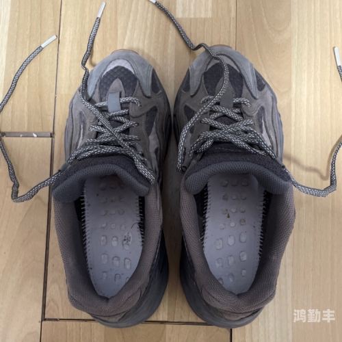 YEEZY700好硬YEEZY700，硬朗之选-第1张图片