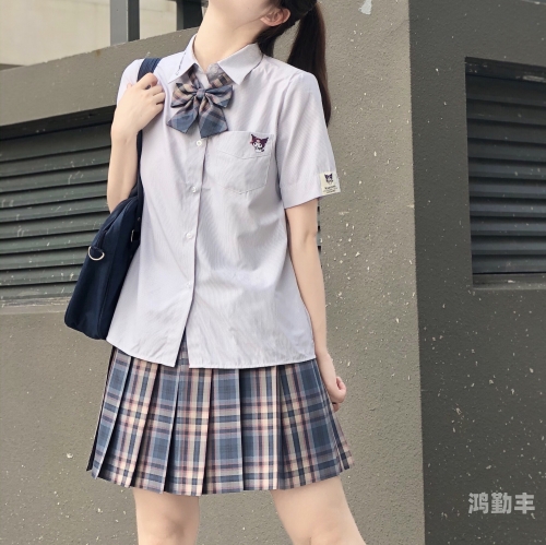 JK制服下的美丽意外，美女裙下的秘密-第2张图片