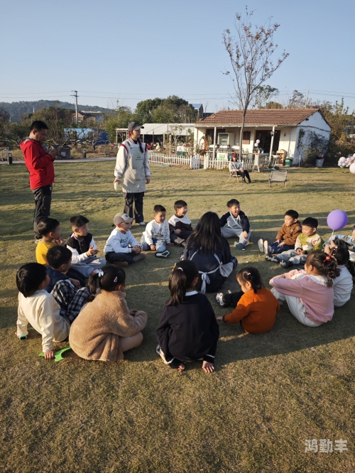 日本动漫人物拔萝卜打扑克日本动漫人物与萝卜的奇妙冒险，扑克游戏之旅