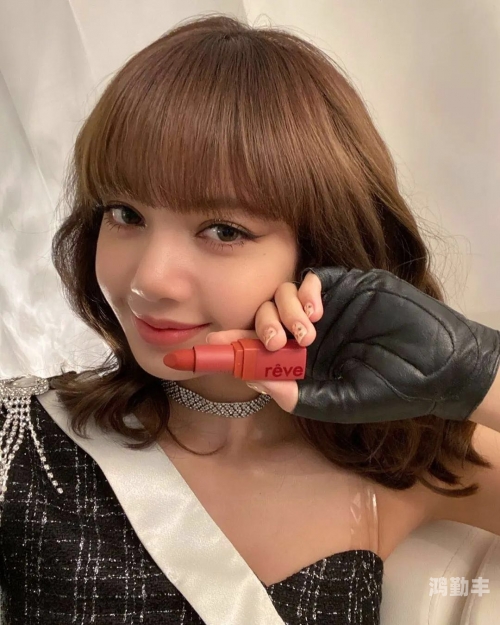 小美女遭殃了吸血视频警惕网络暴力——9877美女被虐吸奶事件的反思-第1张图片