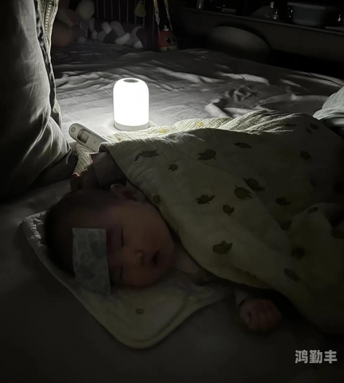 睡觉被捉弄的小孩一次意外的小插曲，睡着的孩子带来的小惊喜-第2张图片