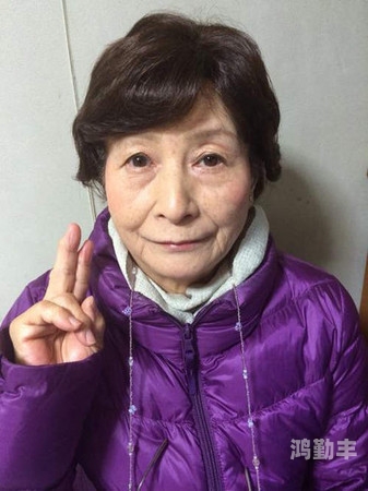 日本A片中的中文字幕与精华液，深入探讨与解析