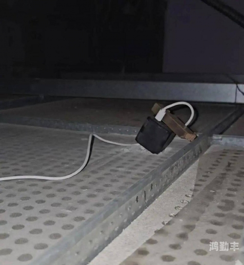 家用摄像头被盗拍视频集锦，隐私安全不容忽视
