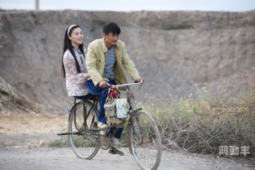 霸爱俏皮妃——一段甜蜜而独特的爱情故事-第2张图片