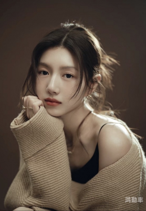 女流眼泪翻白眼害羞脸红视频女性情感之泪，眼泪、翻白眼、害羞与脸红交织的微妙瞬间-第1张图片