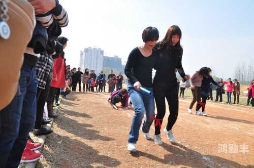 三女炕上交换玩弄小说三女炕上趣味交换体验