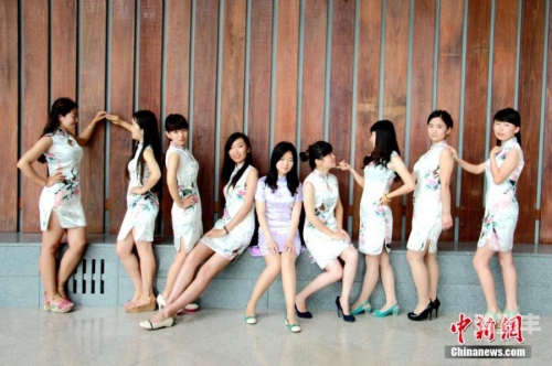 公车豪放女现象的反思与探讨-第3张图片