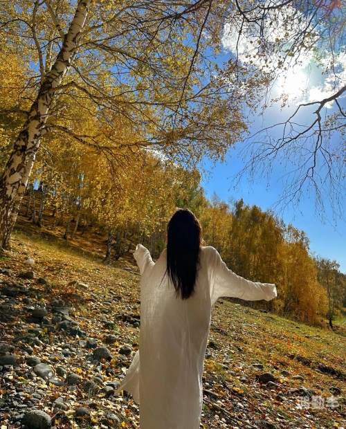 新疆女人做爰叫床新疆女性的独特魅力，爱与呼唤的美丽交响-第3张图片
