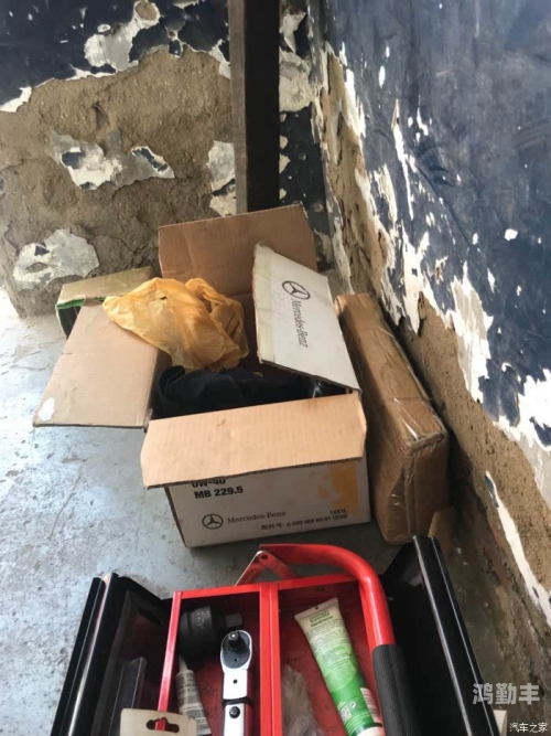 车子一晃一晃的就C进去了肉车子摇晃中的意外邂逅-第2张图片
