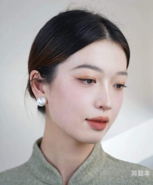 美女日系裸妆照，清新自然的妆容艺术-第2张图片