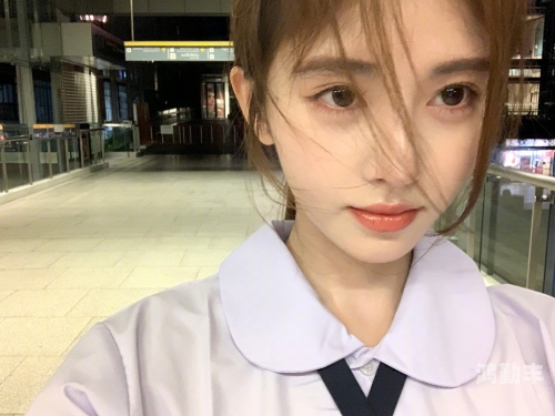 女朋友逛街总是要戴蝴蝶结怎么办蝴蝶之恋，我的女朋友逛街与她的蝴蝶情结-第2张图片