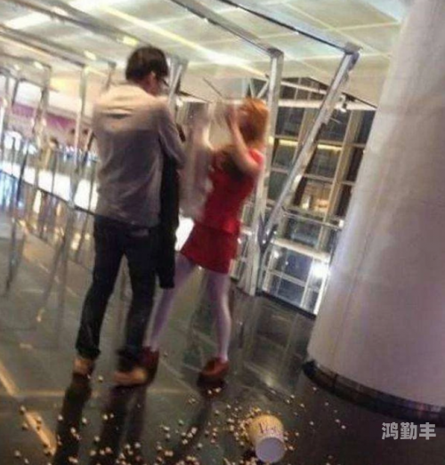 探讨M女脱掉全部内衣的背后