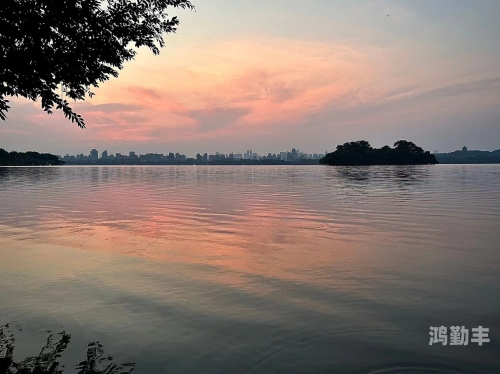 把她日出水来太爽太紧了日出之水，她的体验——紧致与爽感的完美交融-第2张图片