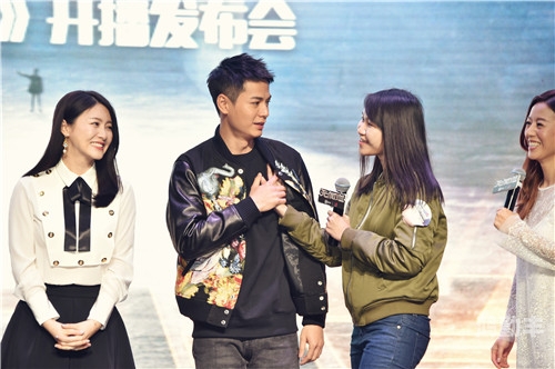 周秀娜和罗仲谦周秀娜与罗仲谦，星光下的璀璨情缘-第2张图片