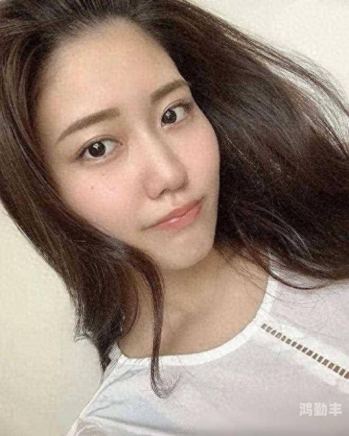 中文人妻熟女波多野结衣作品探索中文熟女魅力——波多野结衣的独特风情-第2张图片
